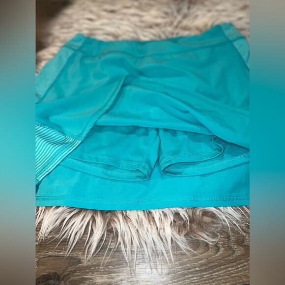 Soybu women’s skirt with built in shorts - Picture 4 of 10